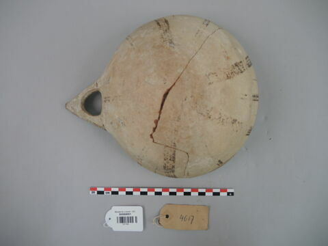 vase, image 3/3