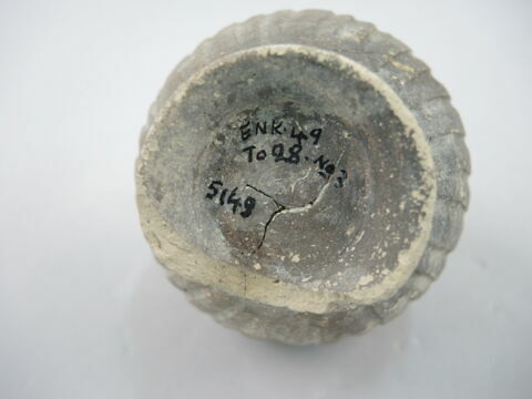 vase, image 3/4