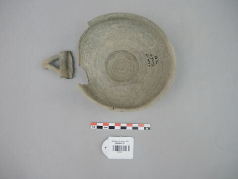 vase, image 2/2