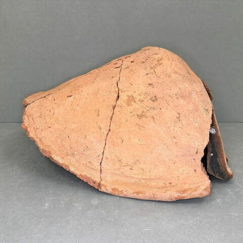 sarcophage sabot  ; cuve de sarcophage ; couvercle de sarcophage, image 3/3