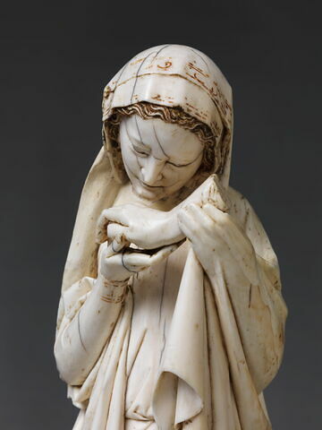 Statuette du groupe de la Descente de croix : la Vierge, image 8/16