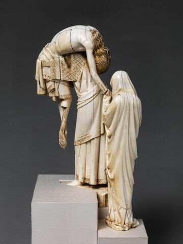 Statuette du groupe de la Descente de croix : la Vierge, image 2/16