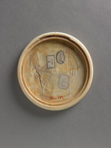 Paire de valves de miroir : scènes courtoises, image 2/2
