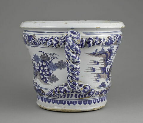 Vase de jardin dit 