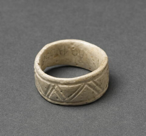 bague  ; bracelet