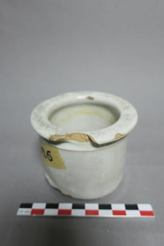 pot à onguent, image 3/4