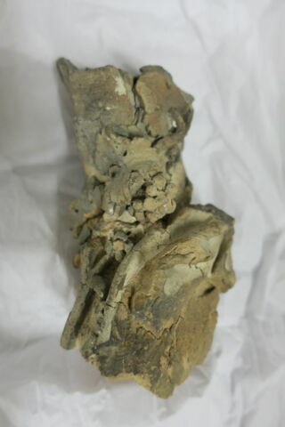 sculpture, fragment, image 5/9