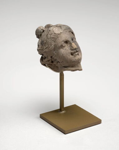 Tête féminine à l'antique