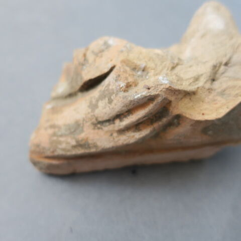 sculpture, fragment, image 4/5