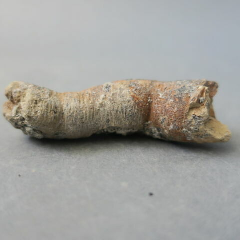 sculpture, fragment, image 2/2