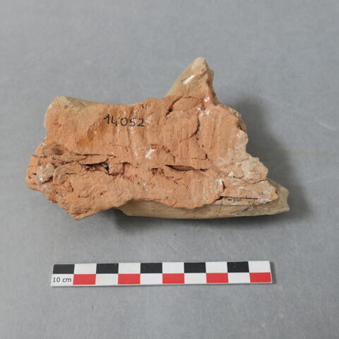 sculpture, fragment, image 4/6