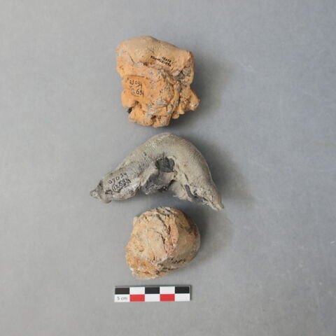 sculpture, fragment, image 4/8