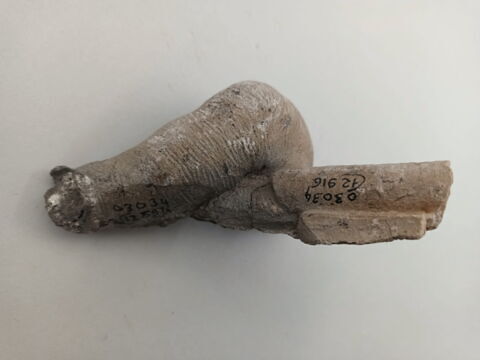 sculpture, fragment, image 2/8