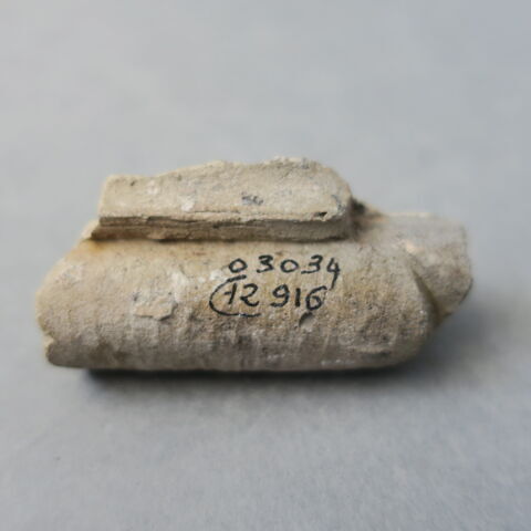 sculpture, fragment, image 3/4