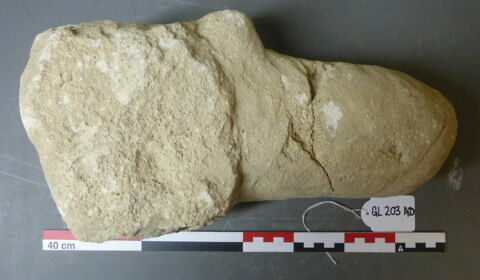 sculpture, fragment, image 2/4