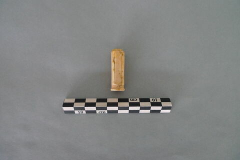 flacon carré, fragment, image 1/3