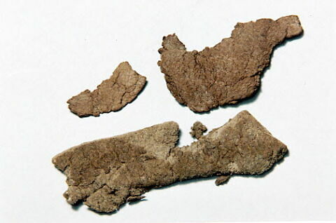 objet indéterminé, fragment ; chaussure, fragment