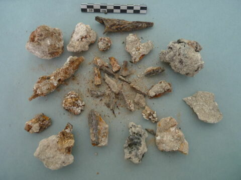 nodule ; pointe ; objet indéterminé