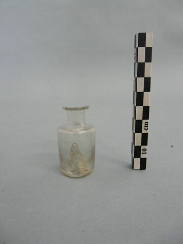 flacon cylindrique, fragment, image 3/3
