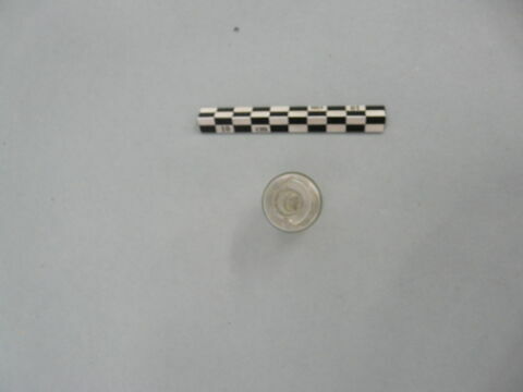 flacon cylindrique, fragment, image 2/3