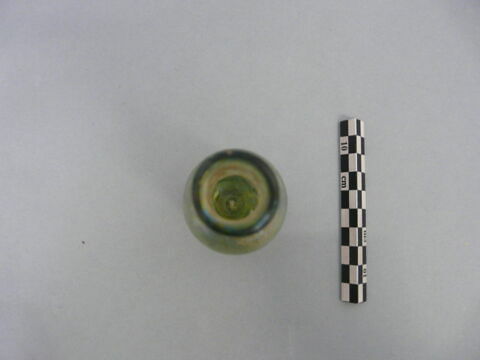 flacon cylindrique, fragment, image 2/3