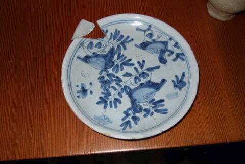 assiette ; soucoupe
