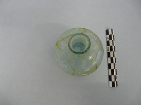 flacon cylindrique, fragment, image 2/3