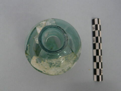 flacon cylindrique, fragment, image 2/3