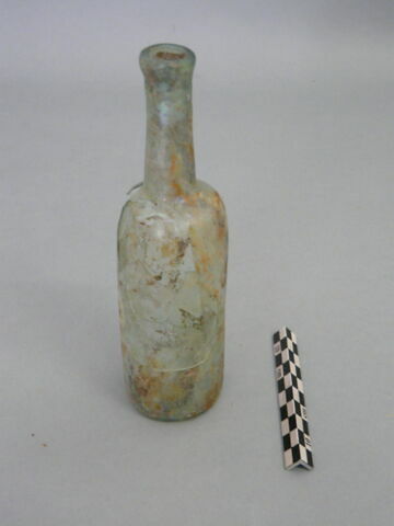 flacon cylindrique, fragment, image 3/3