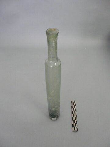flacon cylindrique, fragment, image 3/3