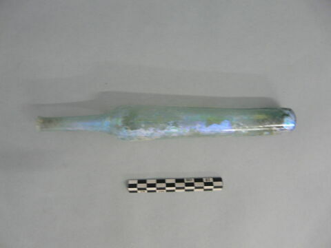 flacon cylindrique, fragment, image 2/3