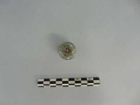 flacon cylindrique, fragment, image 2/3