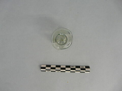 flacon carré, fragment, image 2/3