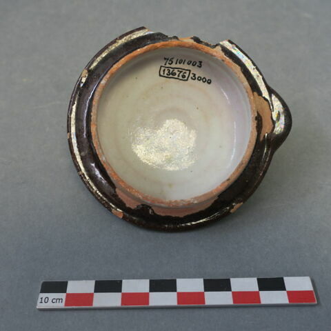 couvercle à bouton, image 2/2