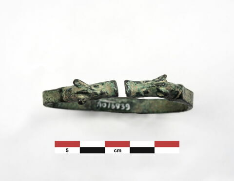 bracelet, image 2/2