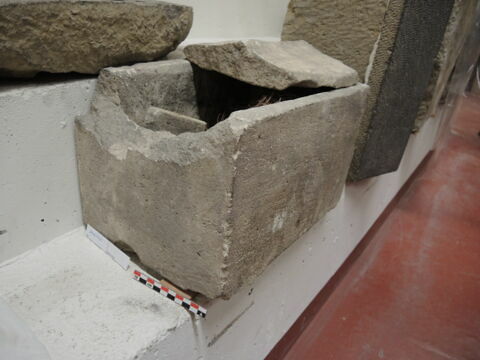 sarcophage ; ossuaire, image 4/6
