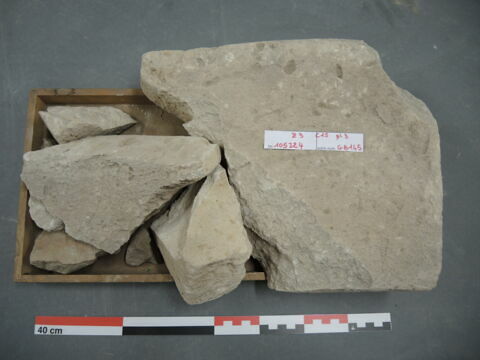 stèle, image 2/2
