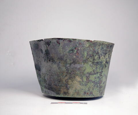 vase, image 3/3