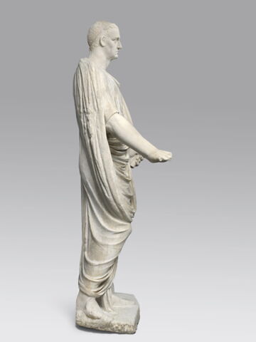 statue, image 6/8