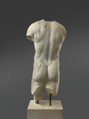 statue, image 2/4