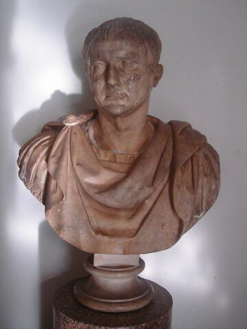 statue, image 5/6