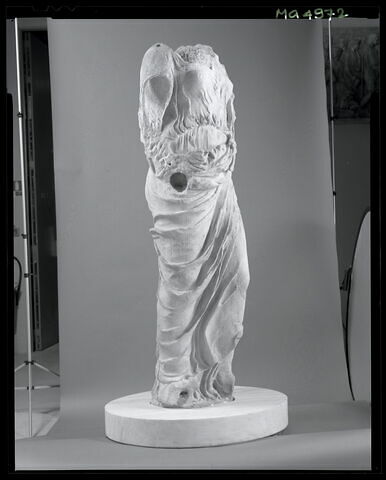 statue, image 11/22