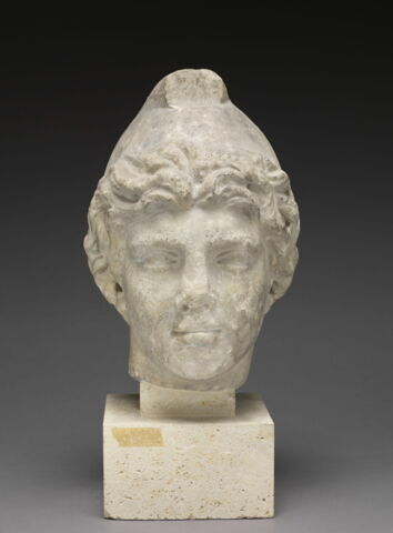 statue, image 2/6