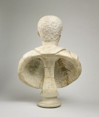 statue, image 4/13