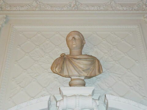 statue, image 6/13