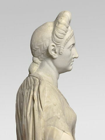 statue, image 8/12