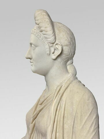 statue, image 9/12