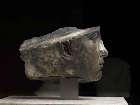 statue, image 9/14