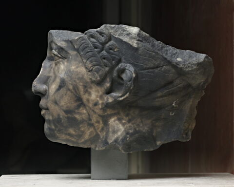 statue, image 10/14
