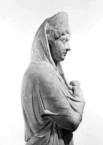 statue, image 4/8